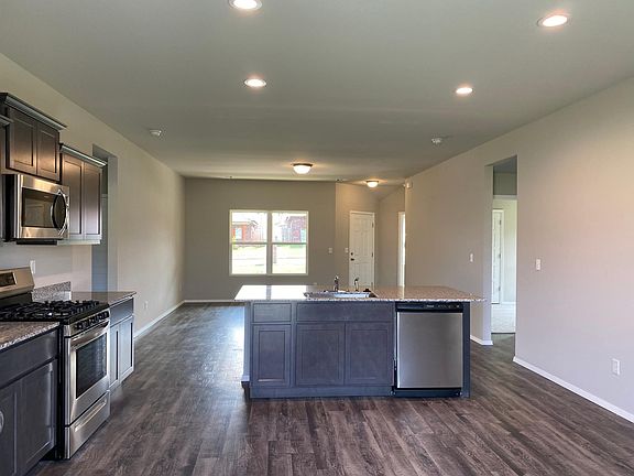 4th image of 14020 S Lansing Ave