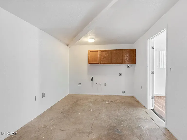 7931 E Malvern Pl — Photo 11