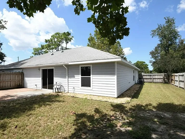 2131 N Pine Cone Ave — Photo 15