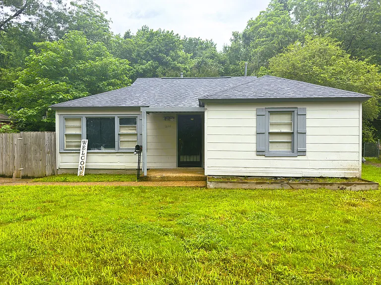 1644 Russwood Rd — Photo 1