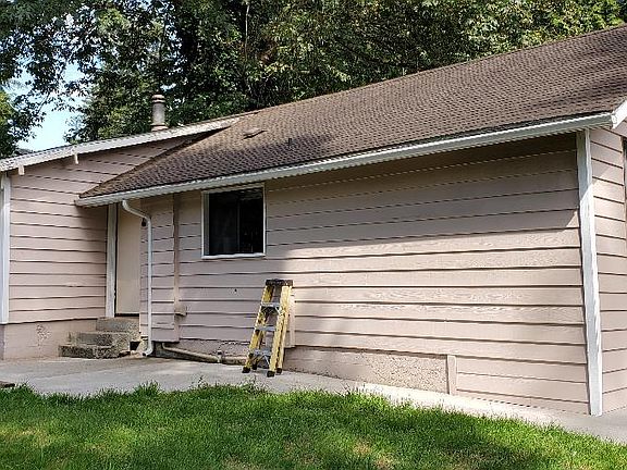 Back Patio and door from laundryroom to outside.