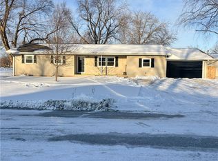 8 Massie Dr, Toledo, IL 62468