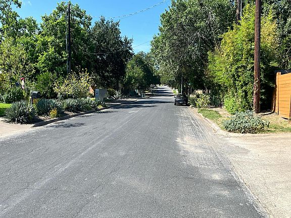 4th image of 2514 Thornton Rd