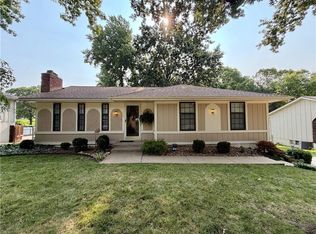700 SW 24th St, Blue Springs, MO 64015
