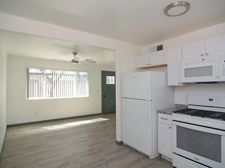 2556 E Silver St — Photo 6