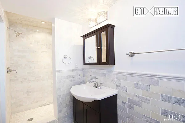 Rented by R New York | media 43