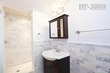 Rented by R New York