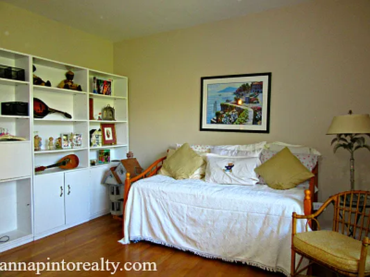 Sold by Anna Pinto Realty | media 27