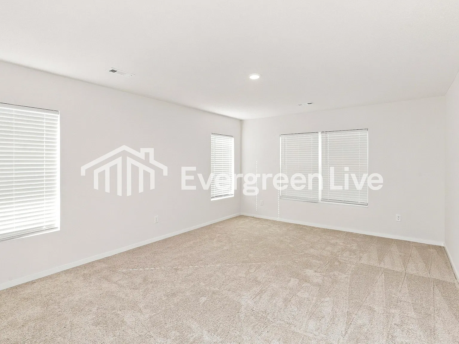 3 bed, 2.0 bath, 1703 sqft, $1,895 — Photo 2