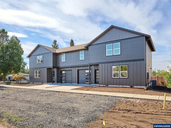 220-222 Juniper Ave, Gervais, OR 97026