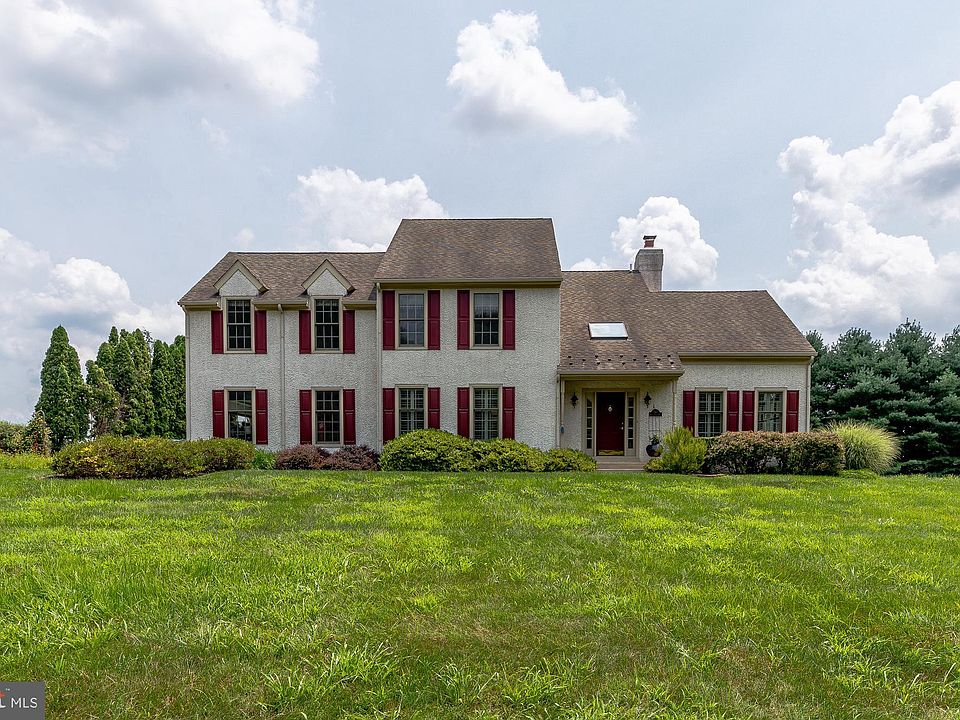 1st image of 806 Apple Hill Dr