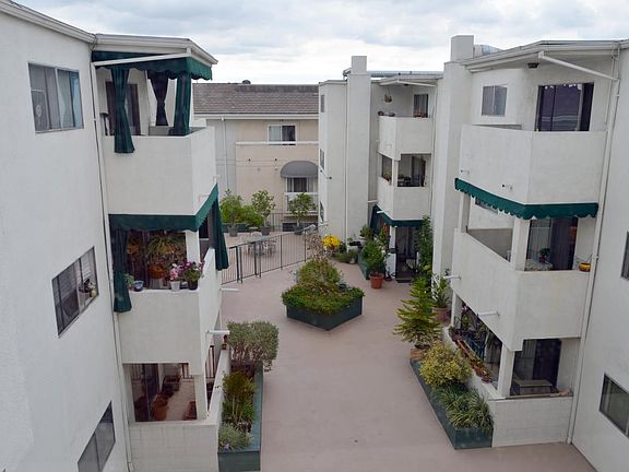 2nd image of 500 Jackson Pl Unit 315