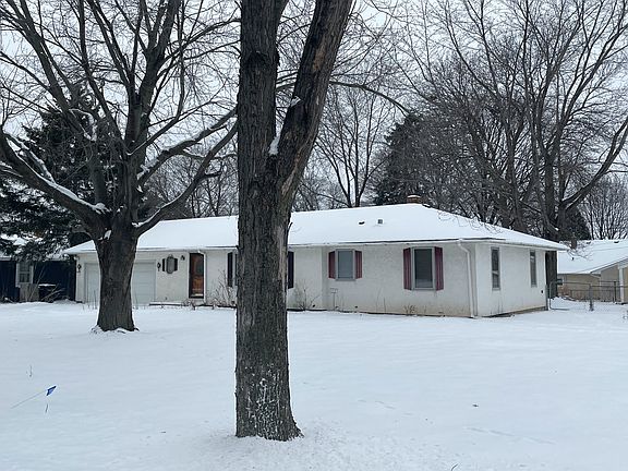 2nd image of 2079 McMenemy St N