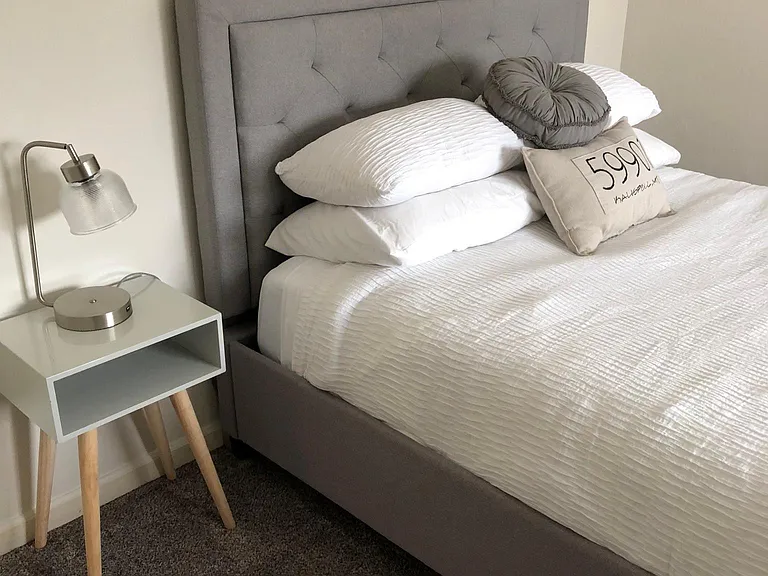 Master Queen bed