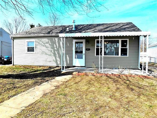 1919 Lynn Ave photo 1