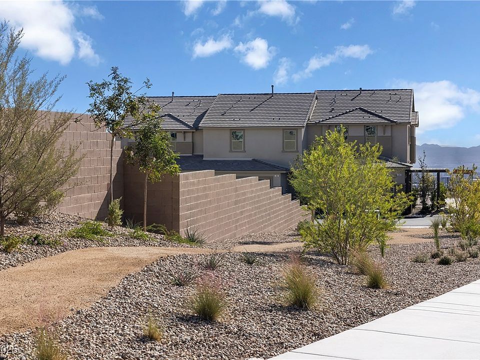 2nd image of 144 Cinder Cone Ln