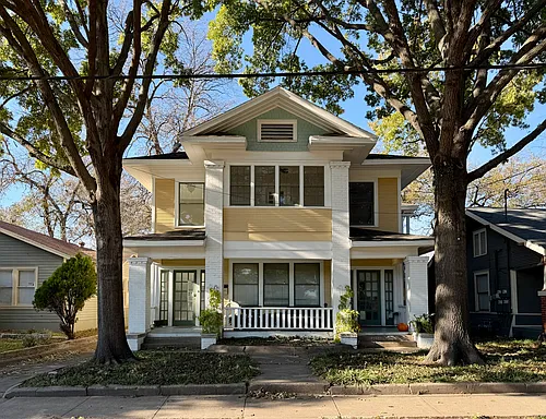 4527 Worth St Photo 1