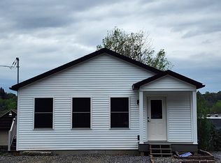 1013 Brusselles St, Saint Marys, PA 15857