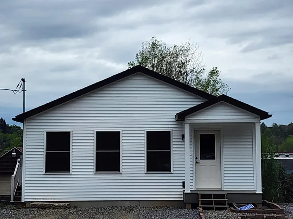 1013 Brusselles St, Saint Marys, PA 15857