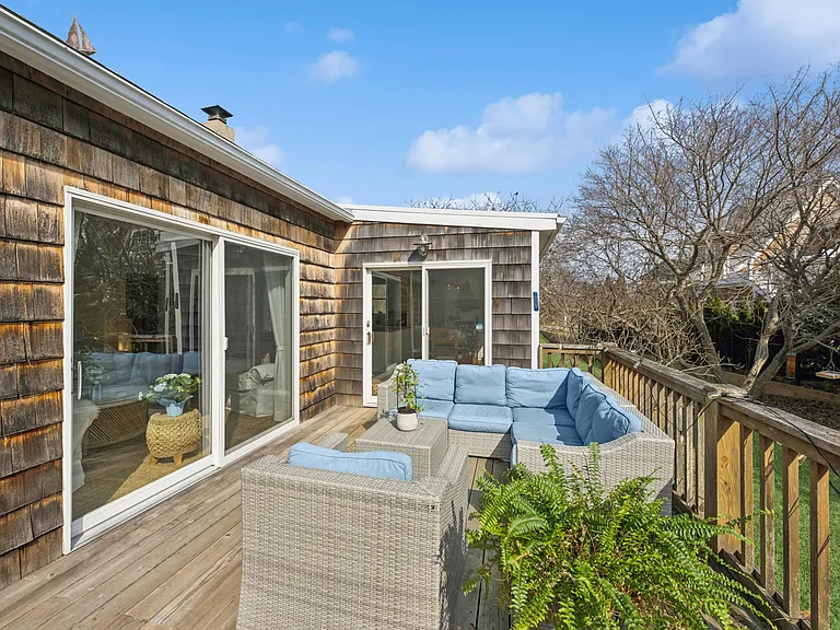 56 Madison Dr — Photo 11