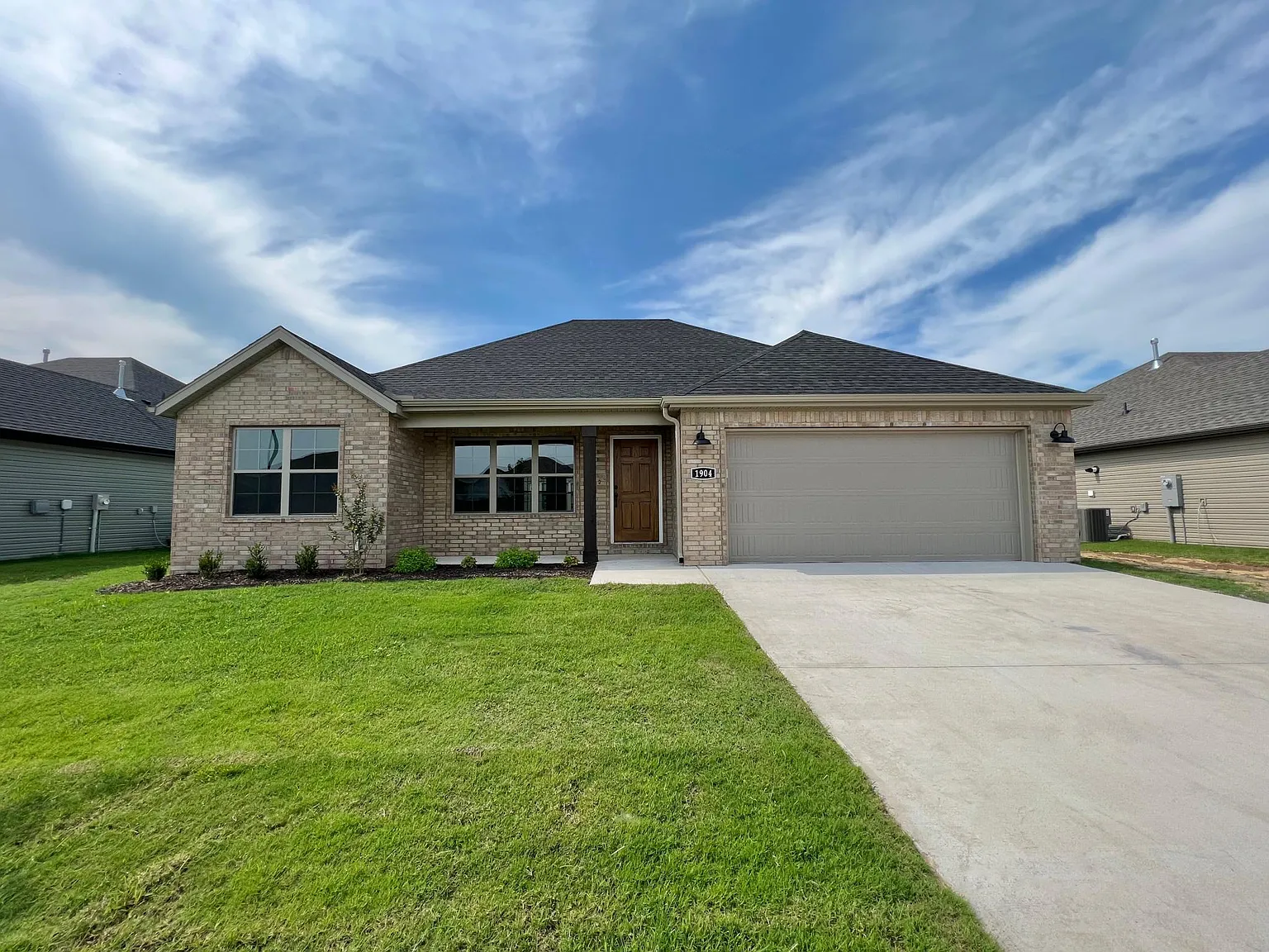 3 bed, 1589 sqft, $1,600 — Photo 1