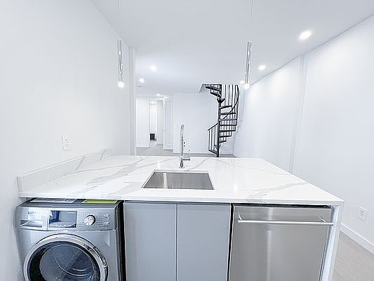 3rd image of 19 Wyckoff St APT 1