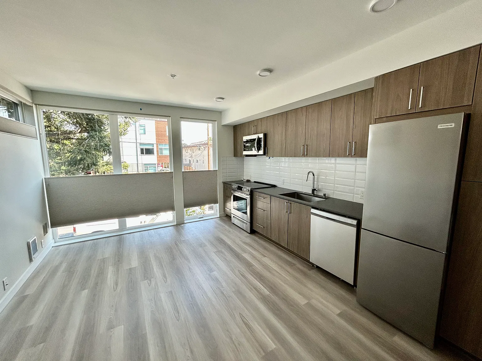 Studio, 388 sqft, $1,495 — Photo 2