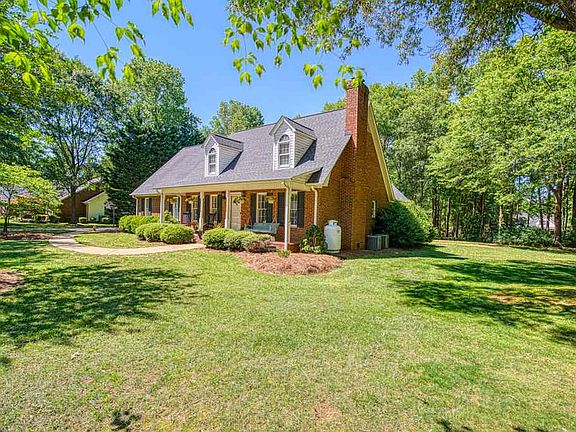 3rd image of 113 Wild Cherry Ln