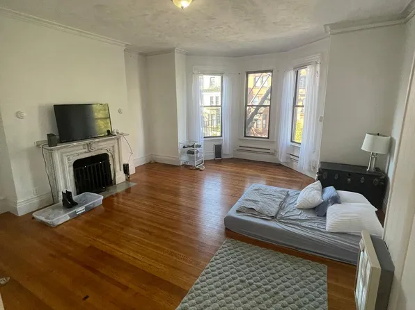 363 Beacon St #3F, Boston, MA 02116