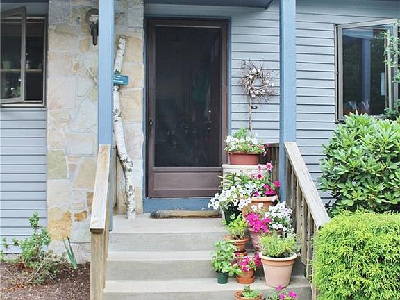 3rd image of 30 Acorn Ct APT G2