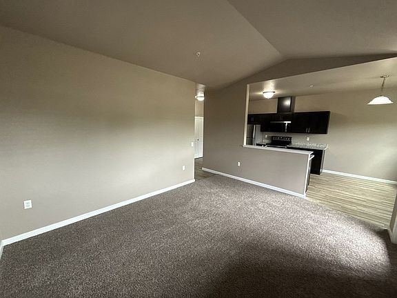 3rd image of 4245 Hawthorne Ave NE Unit 302