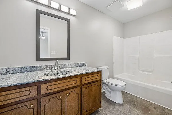 776 Princeton Cir — Photo 13