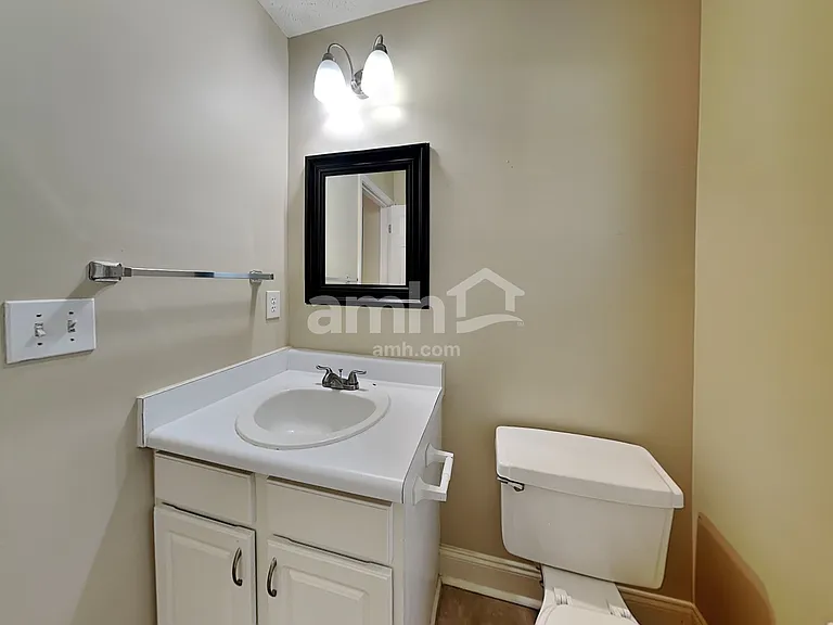 1728 Silverchase Dr SW — Photo 9