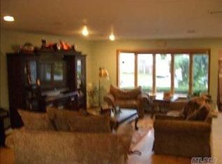 32 Westbury Ave, Plainview, NY