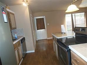 3rd image of 4909 Ward Dr