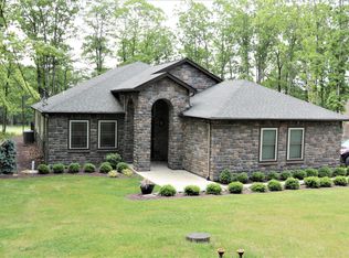 46 Point Of Woods, Hazleton, PA 18202