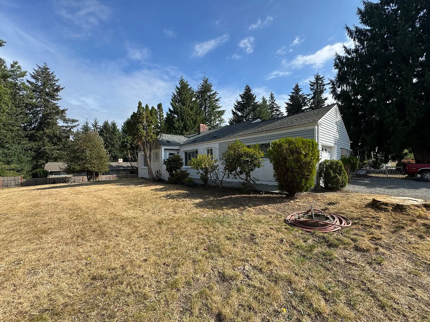 Incredible 5 Bedroom with Massive Bonus Room — Photo 2