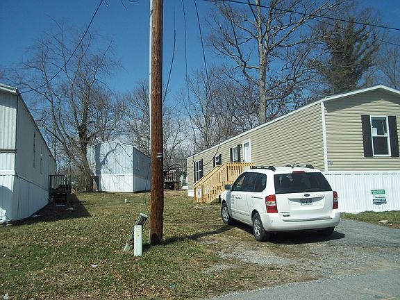 2nd image of 343 Maxine St