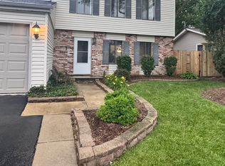 811 Ottawa Ct, Carol Stream, IL 60188