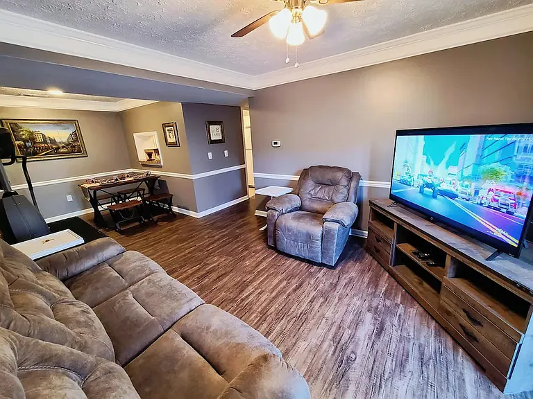 404 Bainbridge Ct #E2 — Photo 10