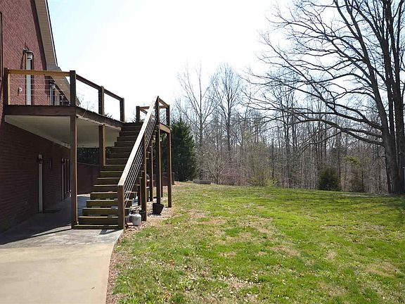 3rd image of 691 Lake Forest Dr