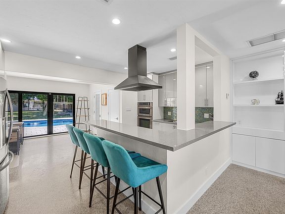 4th image of 1231 NE 17th Terrace