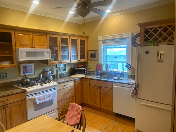 85 Boston Ave #2, Medford, MA 02155