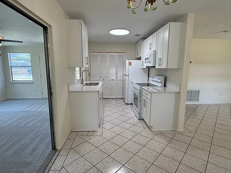 209 Phoenetia Dr — Photo 23