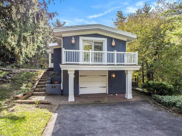 1 Bittersweet Ln, Portage, IN 46368