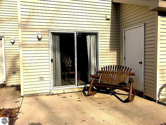 2nd image of 3811 Vale Dr