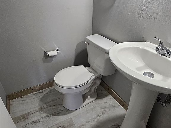 4th image of 11263 Templeton Dr