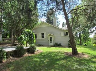 9140 Huron River Dr, Brighton, MI 48116