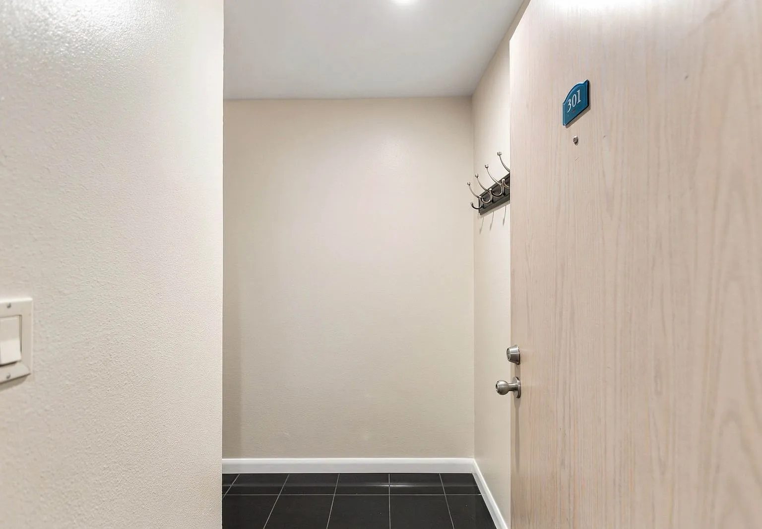 2 bed, 708 sqft, $2,695 — Photo 3