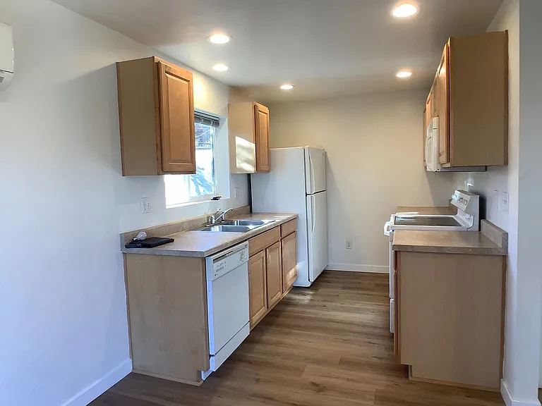 One bed/One bath cottage in East Medford | Available Now — Photo 3